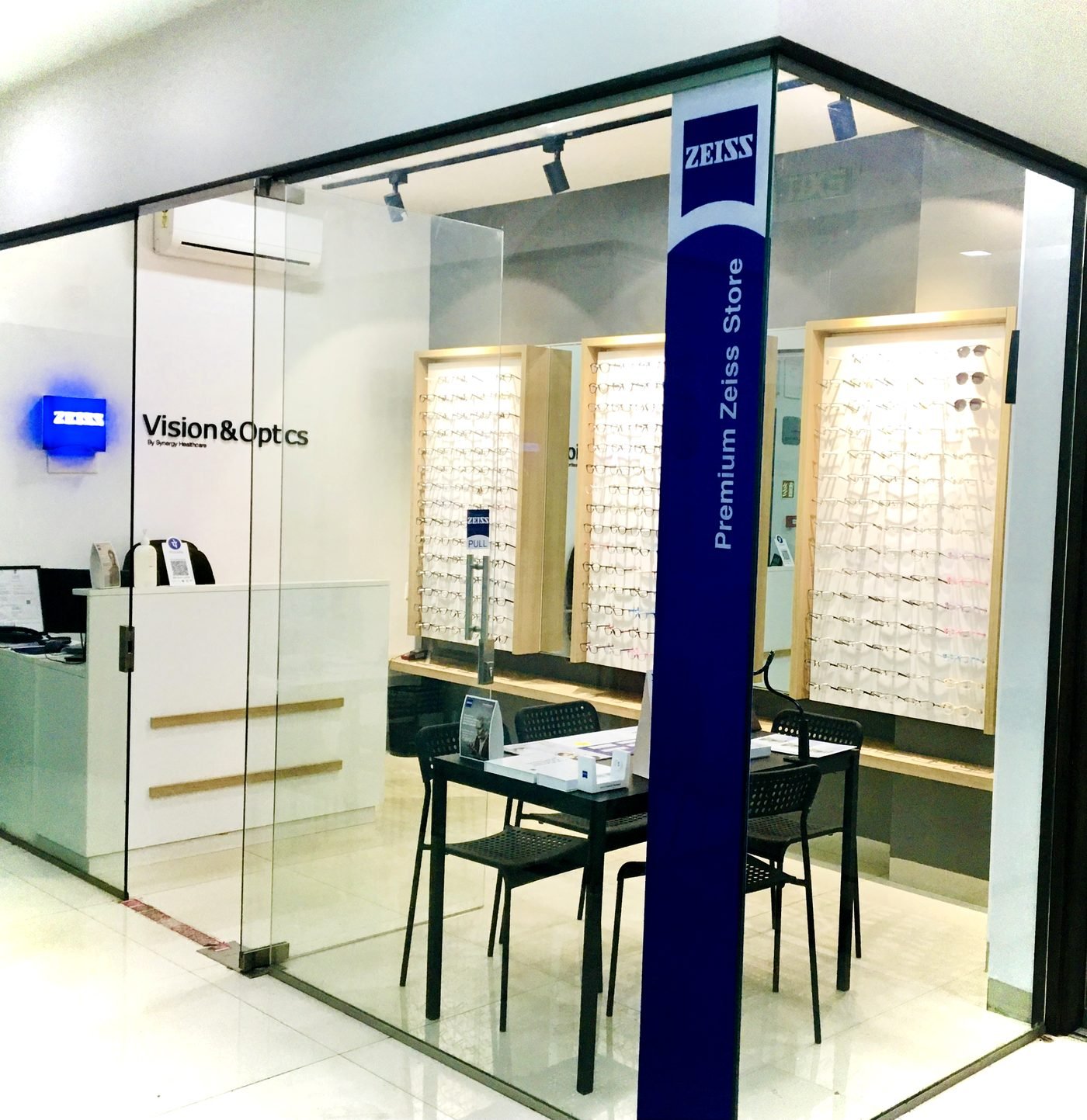 The Vision & Optics outlet on Ghodbunder Road, Ovala, Thane — a Premium ZEISS Store